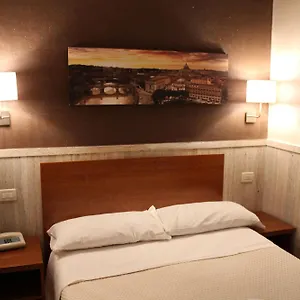 Hotel Pyramid, Rom